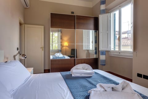 Apartment | 4 bedrooms, laptop workspace, iron/ironing board, free WiFi