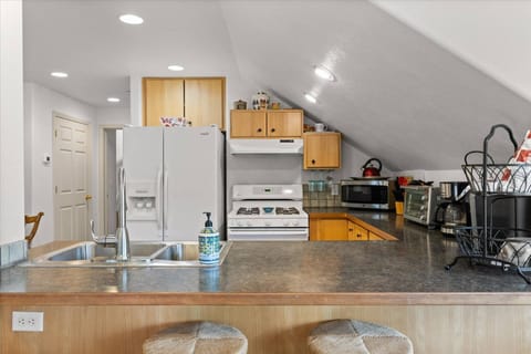 15 minutes to Silverwood Theme Park!