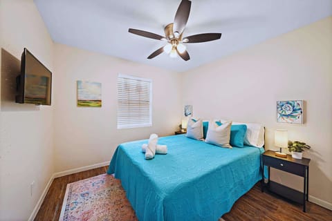 Serene Retreat: Bright and inviting space with a stylish blue palette and comfy amenities!