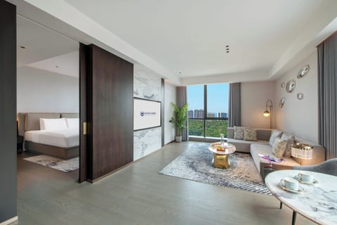 Executive Single Room | Premium bedding, down comforters, minibar, desk