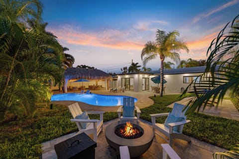 Pack your bags—your tropical getaway awaits! Paradise is calling.