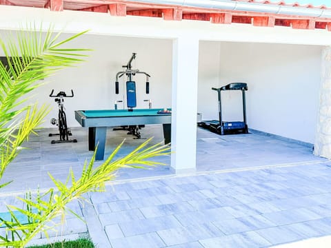 Flooring, Floor, Composite Material, Swimming Pool, Tile, Houseplant, Outdoor Furniture, Flowerpot