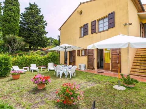 Blue, Swimming Pool, Cumulus, Resort, Resort Town, Umbrella