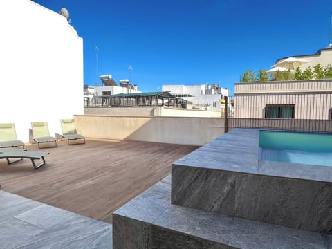 Rooftop pool