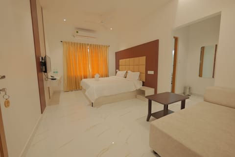 Deluxe Double Room | Premium bedding, Select Comfort beds, rollaway beds, free WiFi