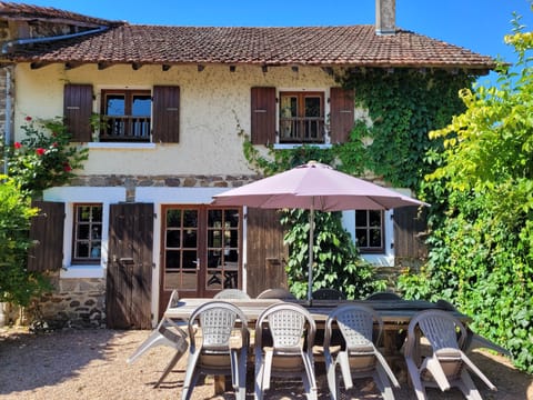 Gite Merlot front terrace
