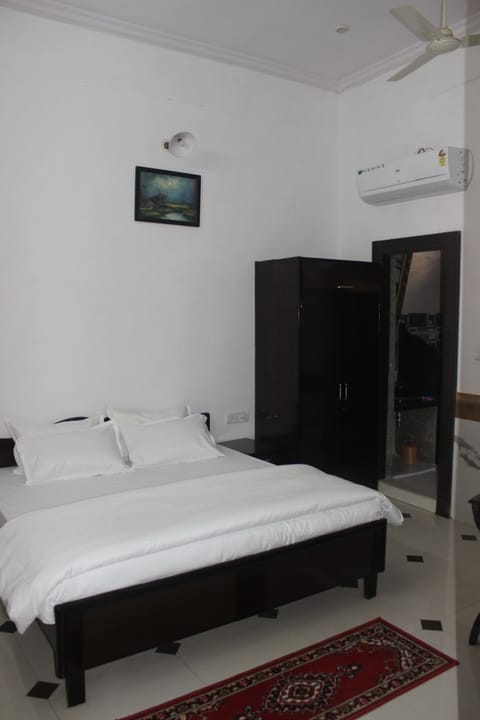 Deluxe Double Room | Laptop workspace, WiFi (free)