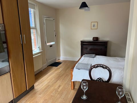 27-inch TV with digital channels