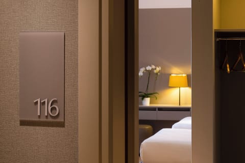 Premium bedding, in-room safe, individually decorated, desk