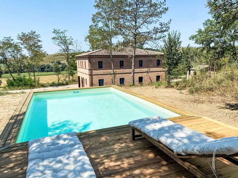 Plant, Water, Sky, Property, Building, Swimming Pool, Tree, Azure, Window, Shade