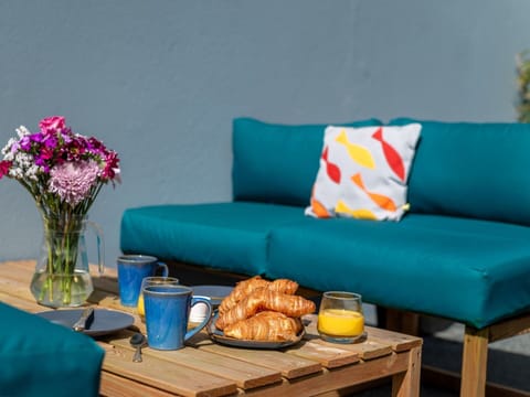 Car, Cloud, Sky, Vehicle, Wheel, Plant, Motor Vehicle, Infrastructure, Arecales