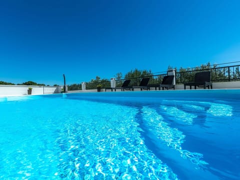 Water, Sky, Water Resources, Blue, Swimming Pool, Azure, Cloud, Leisure, Aqua, Tree