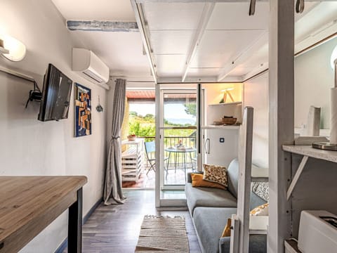 Picture Frame, Building, Interior Design, Door, Floor, Flooring, Table, Wood, Real Estate, Ceiling