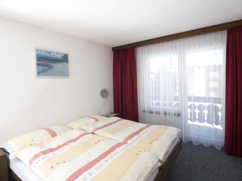 Furniture, Wood, Window, Shade, Textile, Curtain, Comfort, Building, House