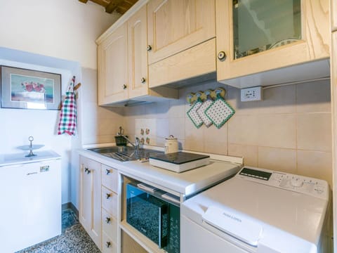 Cabinetry, Countertop, Kitchen Sink, Property, Furniture, Kitchen Appliance, Kitchen, Sink, Kitchen Stove, Home Appliance