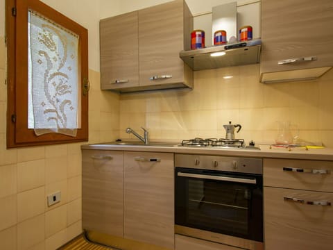 Cabinetry, Tap, Countertop, Property, Kitchen Sink, Sink, Building, Kitchen, Kitchen Stove, Wood