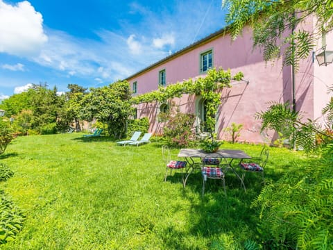 Water, Sky, Building, Plant, Property, Blue, Window, Azure, Swimming Pool, Tree