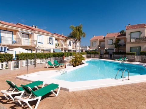 Water, Sky, Building, Property, Window, Plant, Azure, Swimming Pool, Outdoor Furniture, Shade