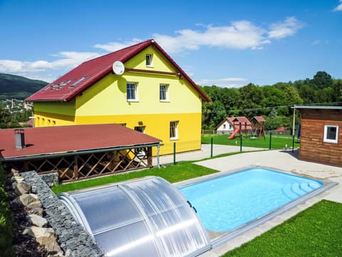 Sky, Cloud, Building, Window, Plant, Nature, House, Swimming Pool, Architecture, Shade