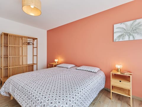 Property, Furniture, Light, Comfort, Wood, Shade, Textile, Lighting, Interior Design
