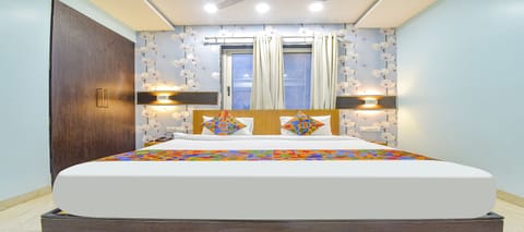 Executive Room | Egyptian cotton sheets, premium bedding, in-room safe, WiFi (free)