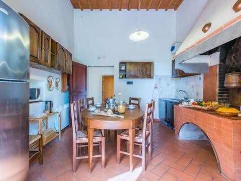 Plant, Building, Window, Flowerpot, Leaf, Tree, Road Surface, Vegetation, Houseplant, House