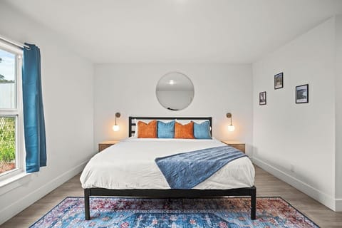 😴 The master bedroom with a king-size bed is your perfect retreat for a good rest after a day of adventure! ✨