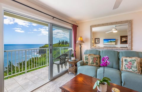 Condo, Multiple Beds, Balcony, Beach View (4303) | Living area