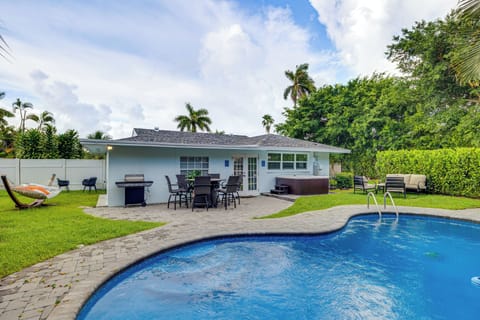 West Palm Beach Vacation Rental | 3BR | 2BA | 1,158 Sq Ft | 2 Steps to Enter