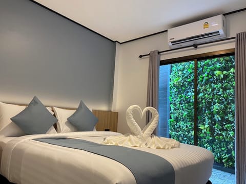 Superior Double Room | In-room safe, laptop workspace, blackout drapes, free WiFi