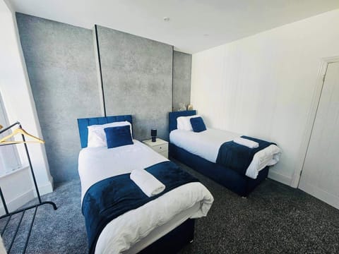 House | 2 bedrooms, desk, free WiFi, bed sheets