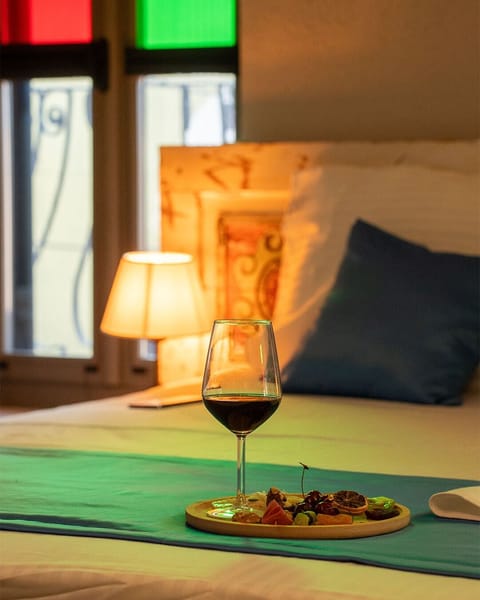 Comfort Room | Minibar, blackout drapes, iron/ironing board, free WiFi