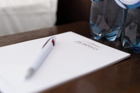 Double Room | Minibar, in-room safe, desk, free WiFi