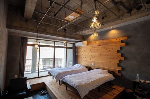 Twin Room, Non Smoking, Shared Bathroom | WiFi (free), individually decorated, individually furnished