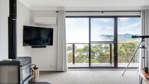 The Cozy Vibe: Cozy fires and endless horizons. The perfect Saturday morning.