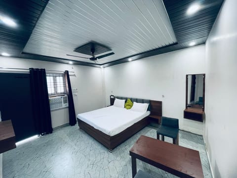 Double Room, Balcony, City View | Free WiFi