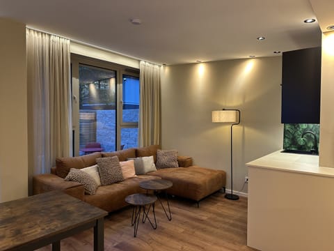 Deluxe Double Room, Accessible, Ensuite | Lounge