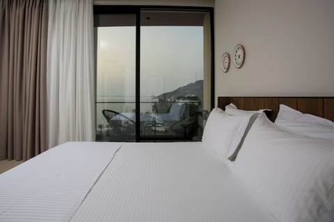 Superior Double Room, Balcony, Sea View | In-room safe, desk, soundproofing, iron/ironing board