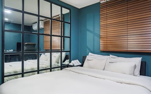 Deluxe Double Room | Premium bedding, laptop workspace, free WiFi