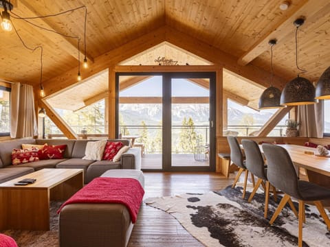 Chalet | Living area