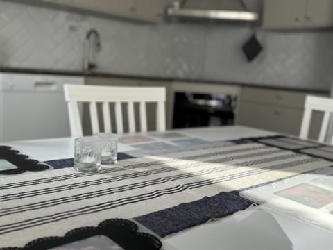 House | Private kitchen | Fridge, microwave, oven, stovetop
