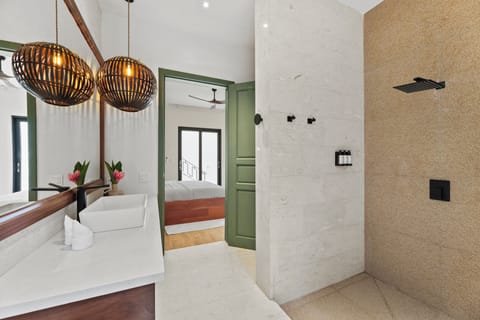 2 Bedroom Riverfront with Pool | Bathroom | Free toiletries, hair dryer, towels, soap