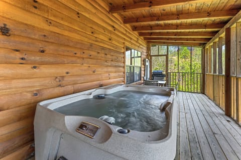 Balcony with Hot Tub and Outdoor Dining