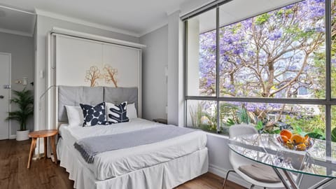 Wake up to nature's beauty in this tranquil retreat, featuring stylish decor and stunning views that create the perfect backdrop for a relaxing getaway