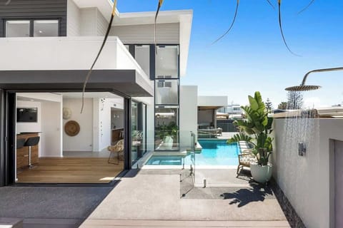Enjoy indoor and outdoor Sunshine Coast living without open plan pool and entertaining spaces