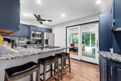 Kitchen with three bars