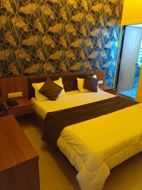 Deluxe Double Room, City View | Premium bedding, pillowtop beds, desk, laptop workspace