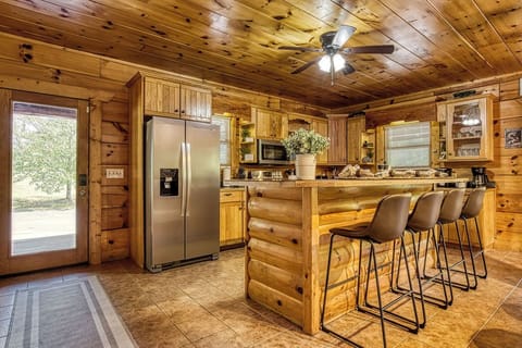 Kitchen - Fully Stocked w/ Utensils, Pots, Pans