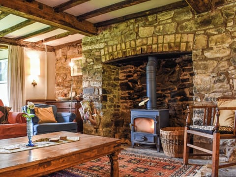 Living area | Cwmberwyn, Hundred House, Llandrindod Wells