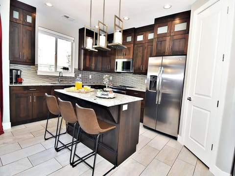 Luxury House | Private kitchen | Full-size fridge, microwave, oven, stovetop